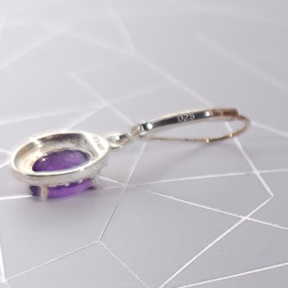 Amethyst 2.5 Carats Dangle Earrings in Sterling Silver - Picture 5 of 5